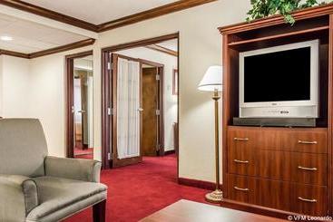 Szálloda Norwood Inn Hudson Conference Center