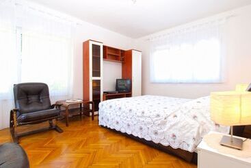 شقق خاصة سياحية House Nada 1201