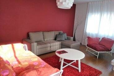 Turistlägenheter Portohall Beach & Hot Tub