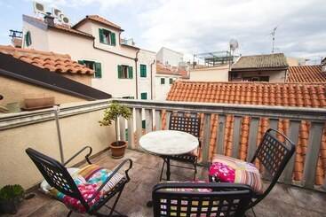 דירות לתיירים Jerry & Oli S Apartments