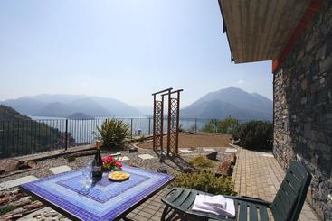 Residence Vista D Oro Apartments