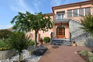 Turistihuoneistot Apartments Prendivoj