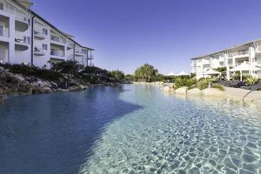 آپارتمان‌های توریست‌ها Resort On The Beach 1219/20