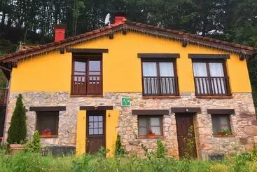 Ferienwohnungen Aptos. Rurales Los Falares De La Abuela Berta