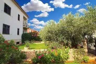 Vakantie-appartementen Apartment Milka 442