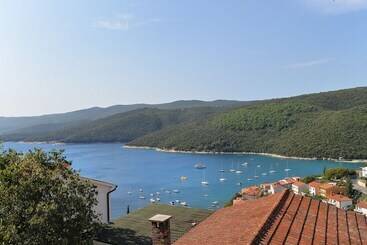 דירות לתיירים Apartments Jadranka 612