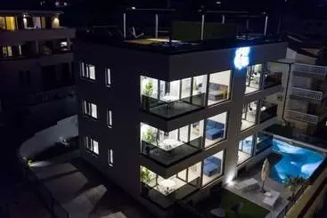 Tourist flats Luxury Apartments Royal M With Pool