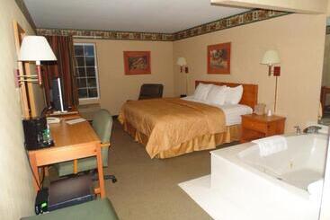 هتل American Inn And Suites Houghton Lake