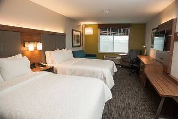 Holiday Inn Express Hotel & Suites Norfolk, An Ihg