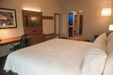 Holiday Inn Express Hotel & Suites Norfolk, An Ihg