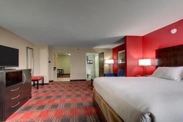 Otel Holiday Inn Express & Suites Jackson Downtown Coliseum, An Ihg