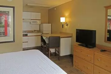 Отель Suburban Studios Raleigh   Crabtree Valley