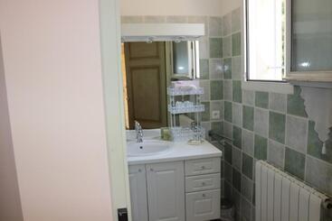 مبيت وإفطار Domaine Les Gendalis