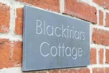 ツーリストアパートメント Blackfriars Cottage