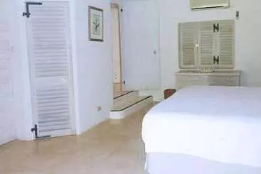 آپارتمان‌های توریست‌ها Landmark House & Cottage