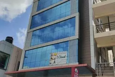 ホテル I Cloud Elite Suites