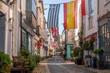 Aamiaismajoitus (B&B) Waterfront House