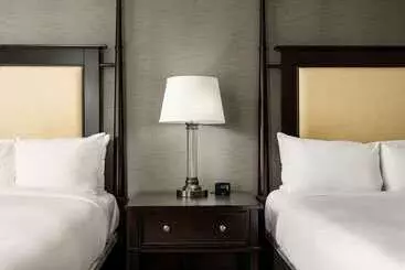 Отель The Inn At Penn, A Hilton