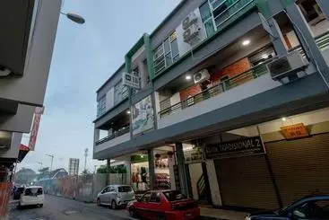هتل Zen Rooms Island Backpackers