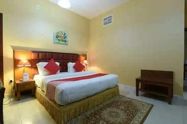 هتل California Suites By Oyo Rooms