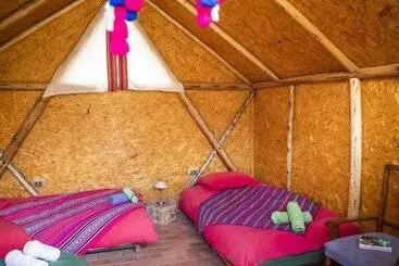 هتل Colibrí Eco Lodge & Camping