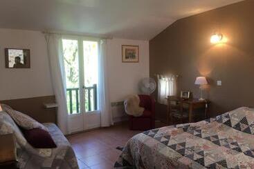 צימר La Ferme De Valauris