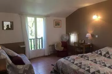 Aamiaismajoitus (B&B) La Ferme De Valauris