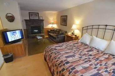 Отель Jonathan Creek Inn And Villas