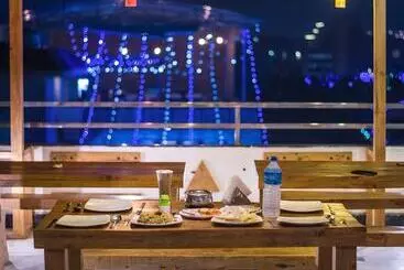 Madpackers Hostel Agra