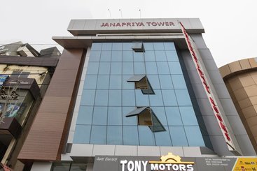 Hotel Capital O 49120 Ak International Rooms