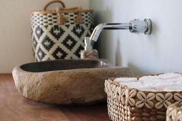 Bed and Breakfast Segara Lombok Beach Resort