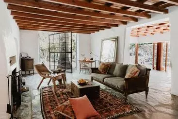 هتل Korakia Pensione