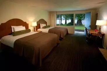 בית מלון כפרי Lake Crescent Lodge