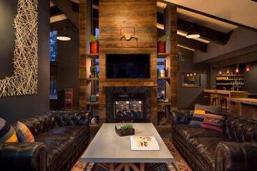 مُتل Basecamp Tahoe City