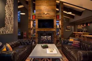 فندق على الطريق Basecamp Tahoe City