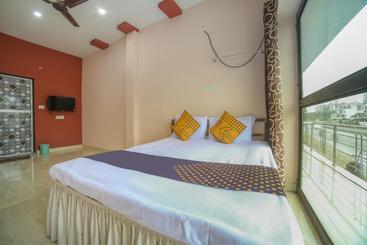 Hôtel Spot On 62797 Raj Celebration