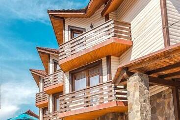 پانسیون Familiia