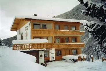 ペンション Gastehaus Alpenruh