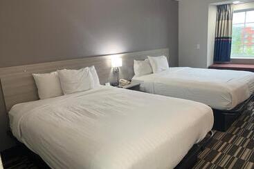 Microtel Inn By Wyndham Charlotte Airport