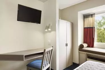 Microtel Inn By Wyndham Louisville East