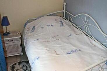 ツーリストアパートメント Maison Charmante Proche De Longvilliers Avec Jardin