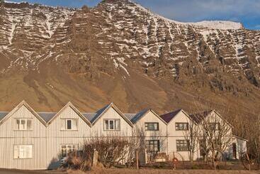 Pensionat Skyrhusid Hi Hostel