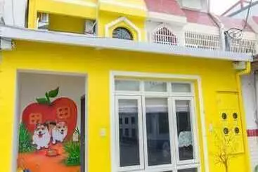 Pensió Apple House