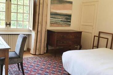 בית מלון כפרי Château De La Cour Senlisse