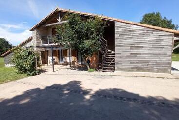 Aamiaismajoitus (B&B) La Millière Chambres D Hôtes Piscine & Campagne Marie Anne & Marie Adélaïde