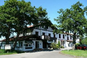 ホテル Hôtel Du Lac