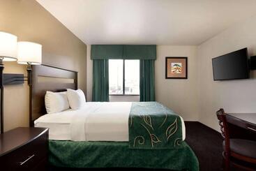 בית מלון כפרי Travelodge By Wyndham Dexter