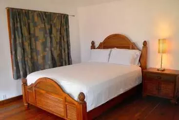 خانه Calabash Bight Resort
