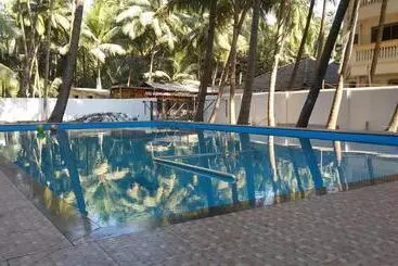 ホテル Murud Marina