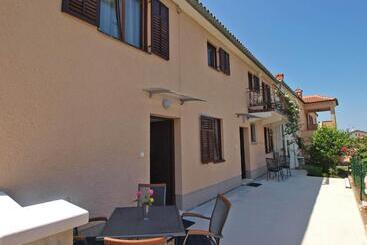 관광객 아파트 Apartment 1103